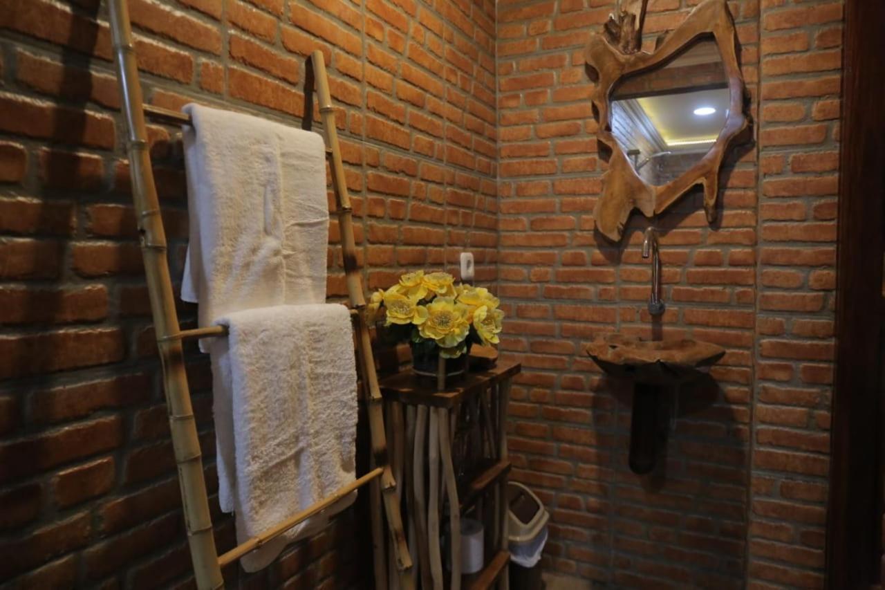 Dem Ayem Heritage Guest House Yogyakarta Extérieur photo