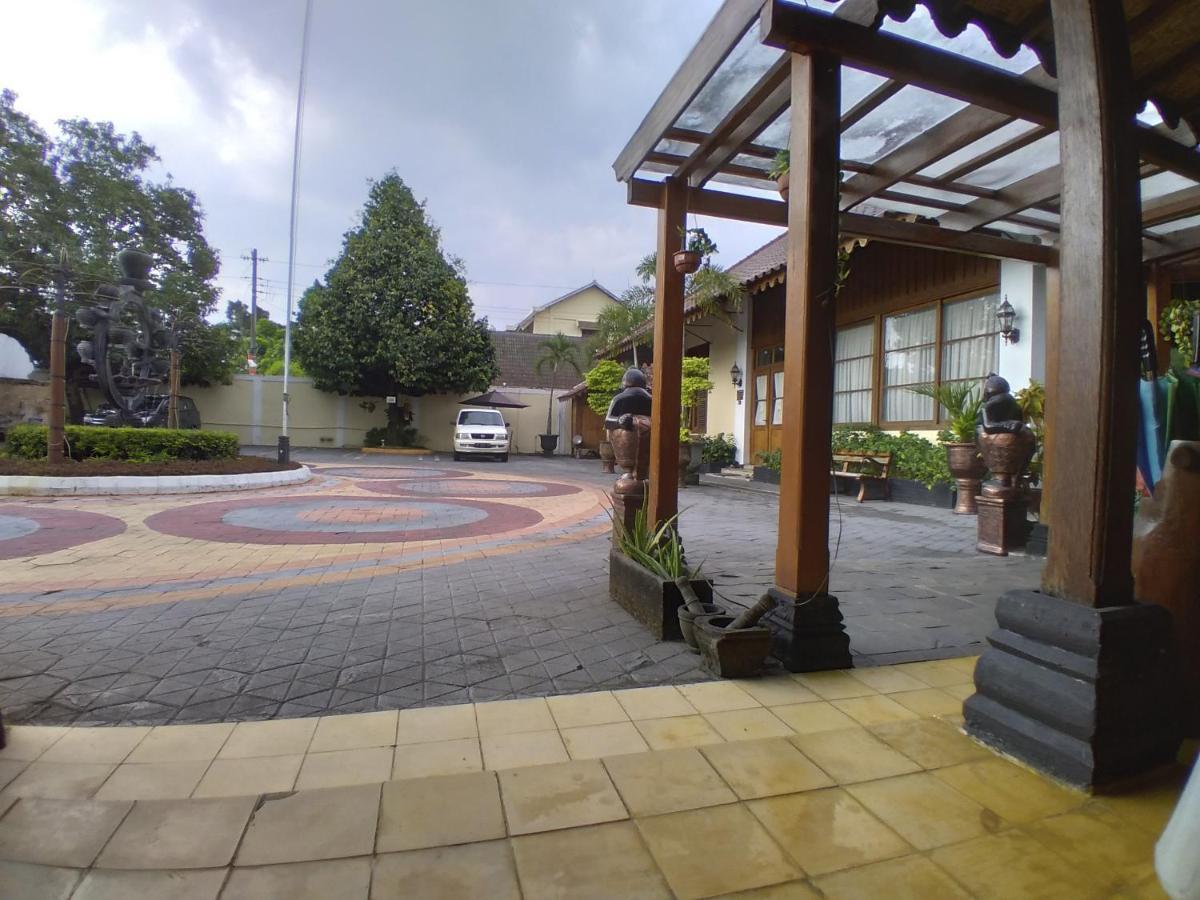 Dem Ayem Heritage Guest House Yogyakarta Extérieur photo